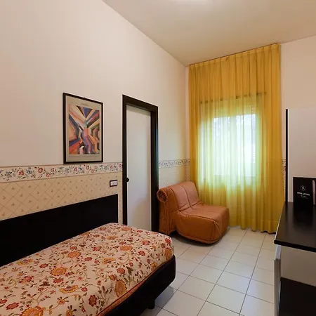 Hotel Letizia 3*